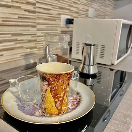 Metro-Apartment: Fabolous Flat مونْكالييري المظهر الخارجي الصورة
