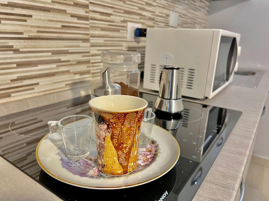 Metro-Apartment: Fabolous Flat مونْكالييري المظهر الخارجي الصورة